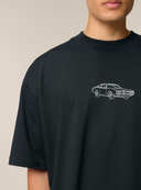 juodi unisex marskineliai su siuvineta automobilio aplikacija